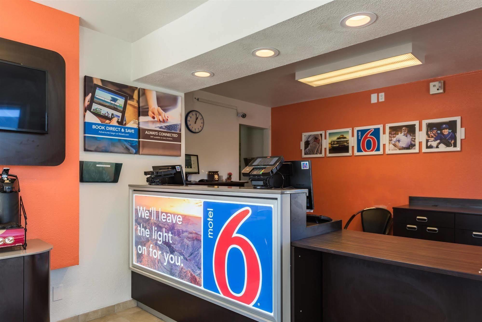 Motel 6-Reno, Nv - Virginia Plumb Екстер'єр фото